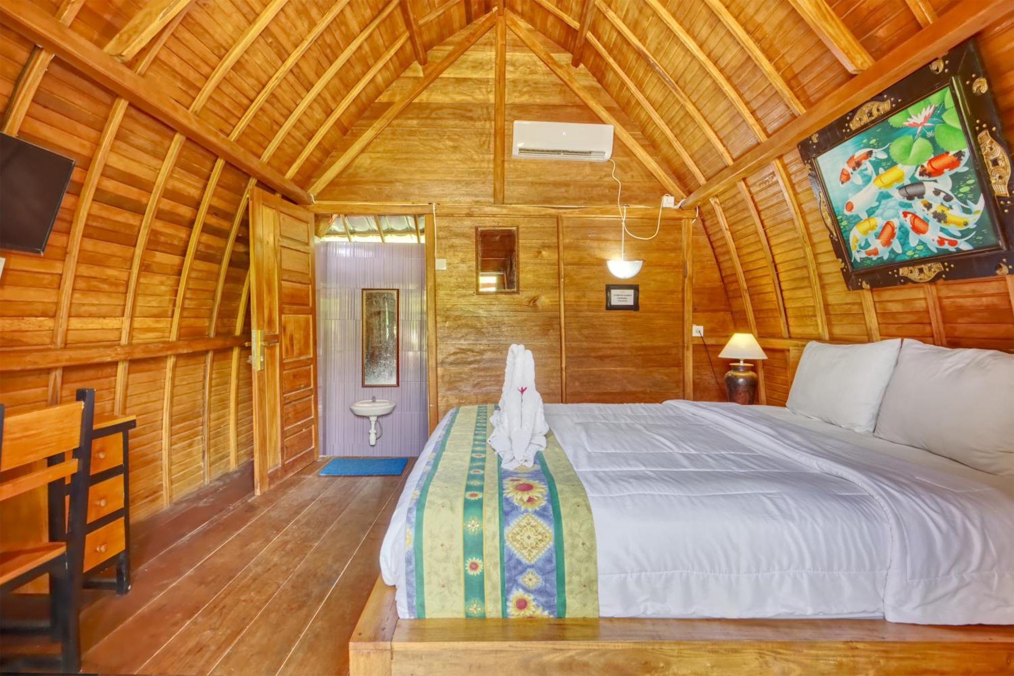 Dnr Lumbung Garden Hotel Toyapakeh Phòng bức ảnh